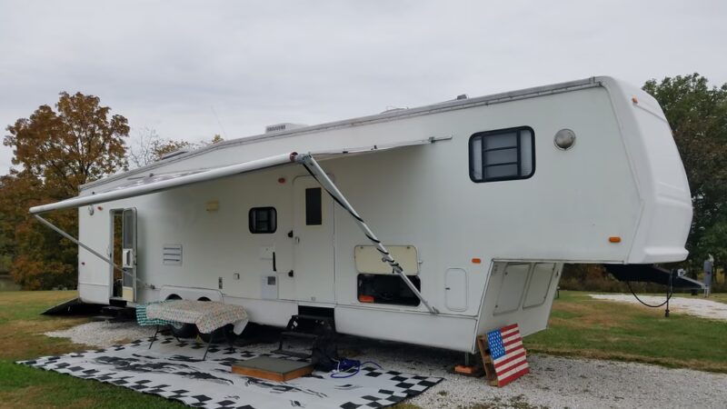 Greenfield Rives Lake Camping - Greenfield, IL