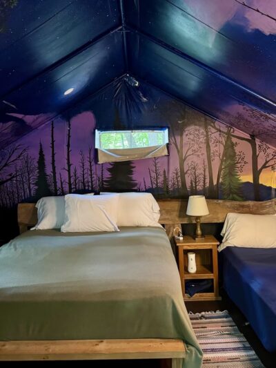 Boots Off Hostel & Campground - Hampton, TN