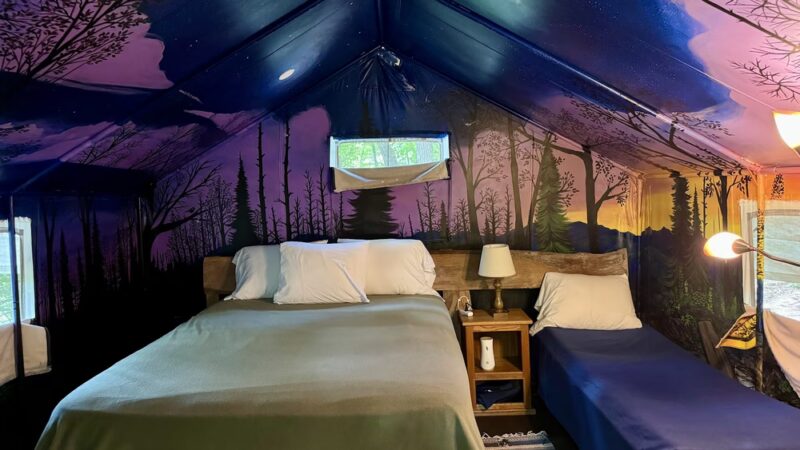 Boots Off Hostel & Campground - Hampton, TN
