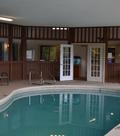 Henniker Motel - Henniker, NH