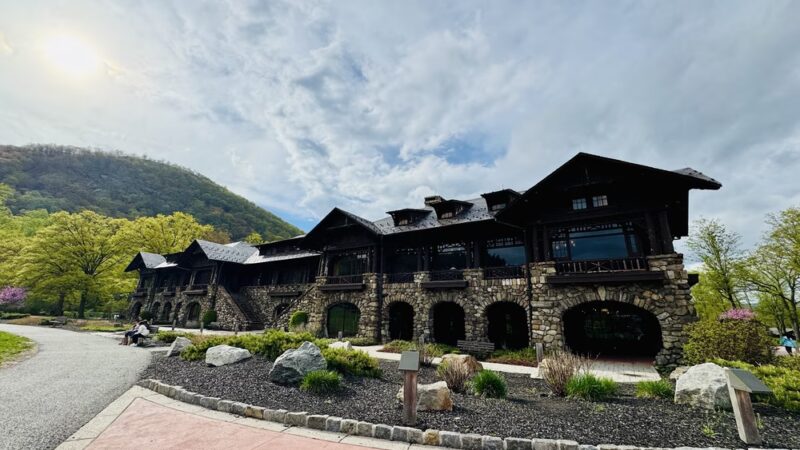 Bear Mountain Inn - Overlook Lodge - Highland Falls, NY