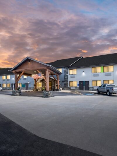 EverSpring Inn & Suites - Hill City, SD