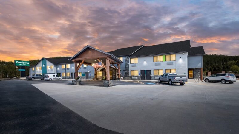 EverSpring Inn & Suites - Hill City, SD