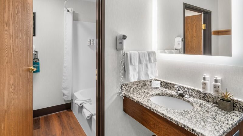 EverSpring Inn & Suites - Hill City, SD