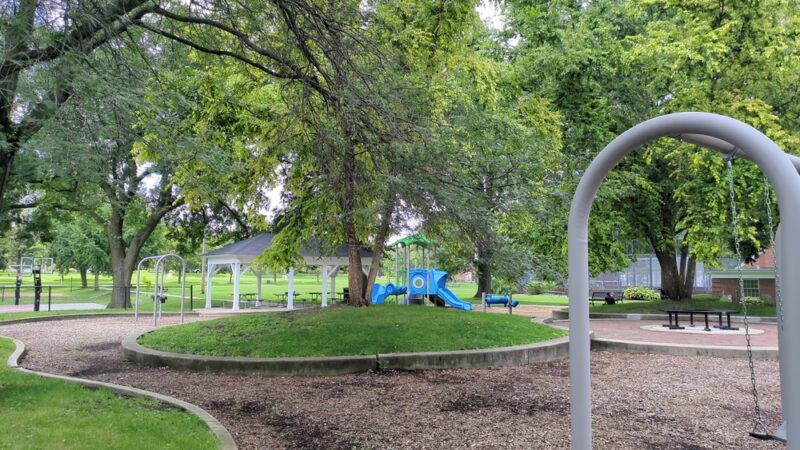 Burns Field Park - Hinsdale, IL