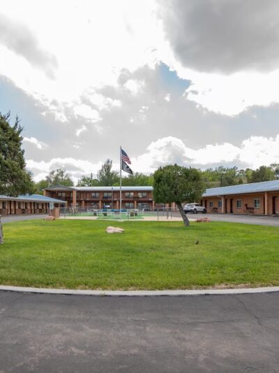 Hot Springs Hills Inn - Hot Springs, SD