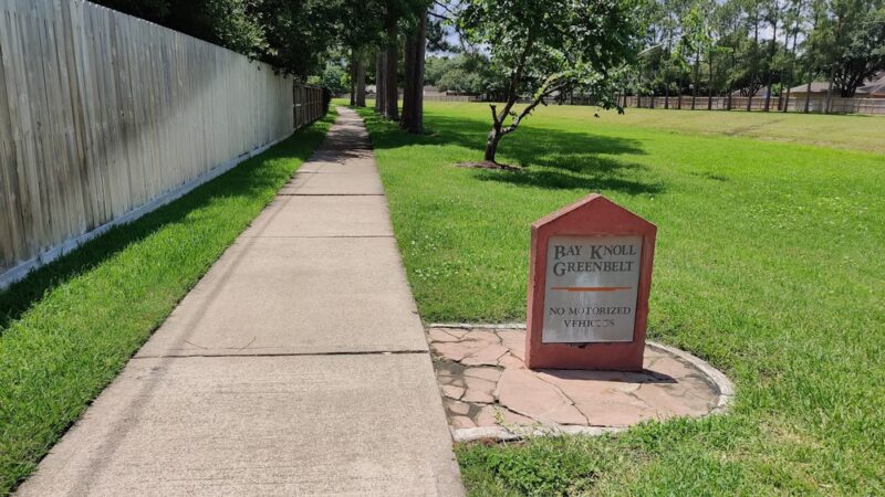 Bay Knoll Greenbelt Walking Trail - Houston, TX