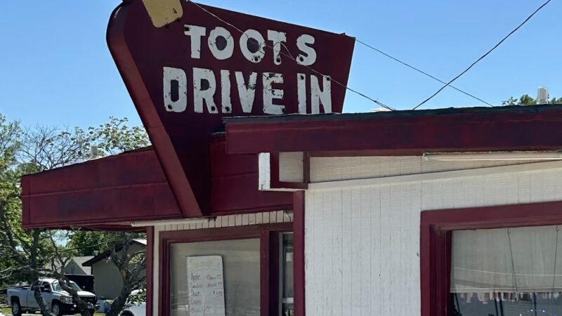 Toots Drive-In - Howard, KS