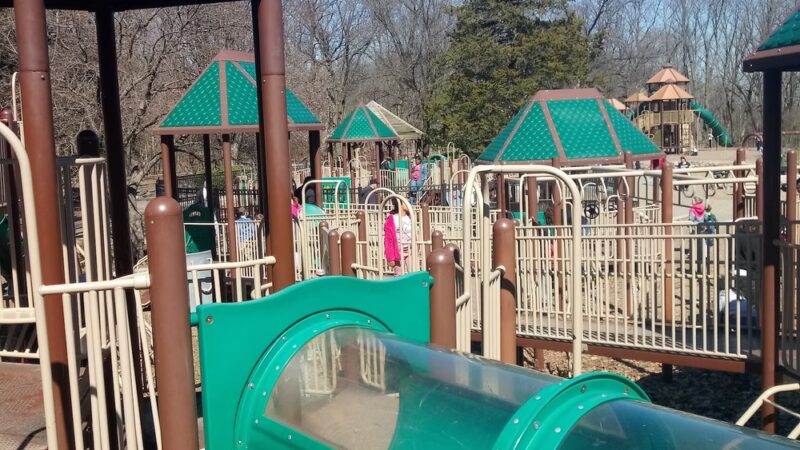 Holliday Park Nature Center - Indianapolis, IN