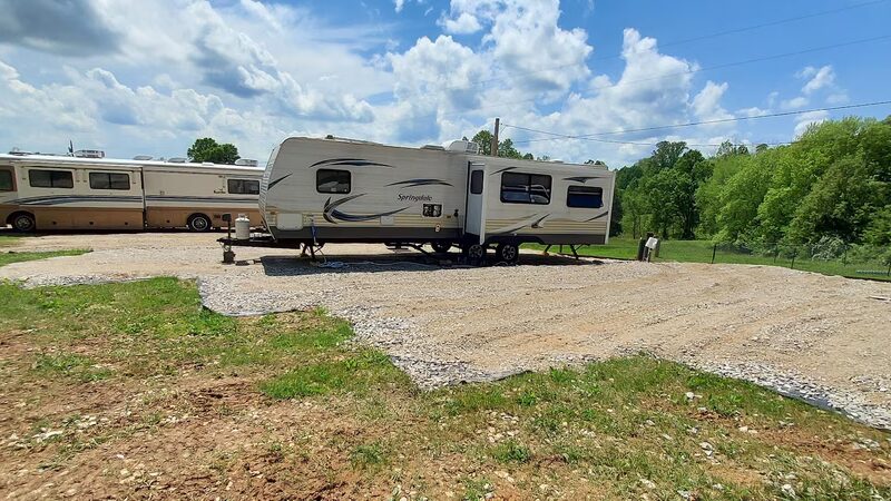 Country Roads RV Park - Irvington, KY