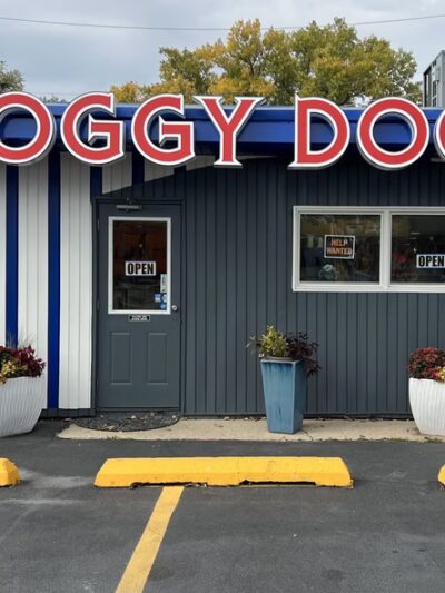 DOGGY DOGS - Joliet, IL
