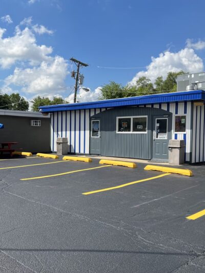 DOGGY DOGS - Joliet, IL