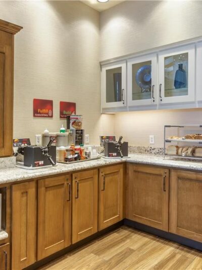 Best Western Plus A Wayfarer's Inn and Suites - Kingman, AZ