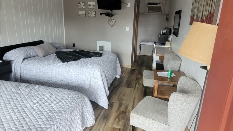 Highlander Motel & RV Park - La Pine, OR