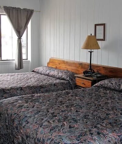 Highlander Motel & RV Park - La Pine, OR