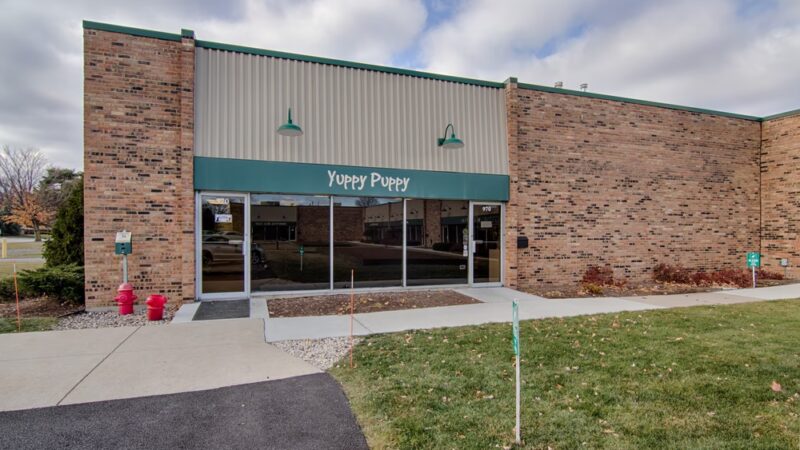 Yuppy Puppy - Lake Bluff, IL