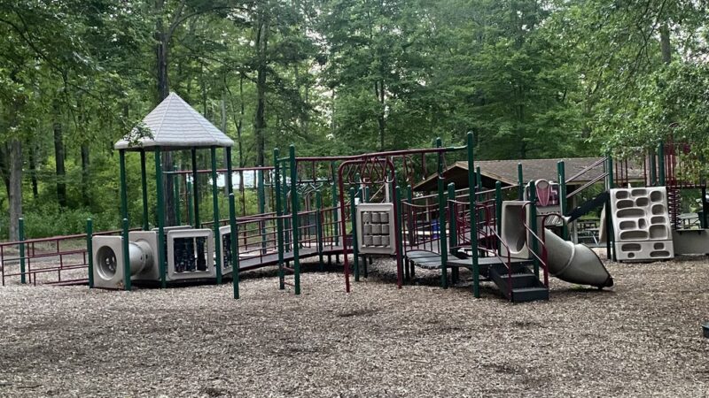Knoll Park Picnic Area - Lake Hiawatha, NJ