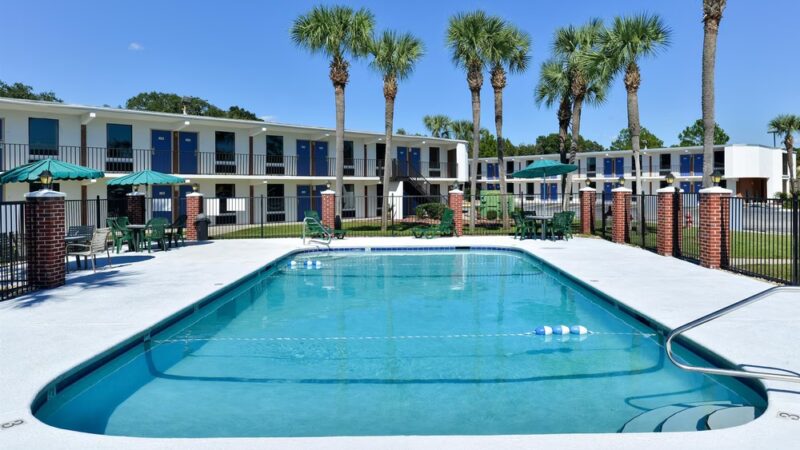 Motel 6 - Lake Park, GA