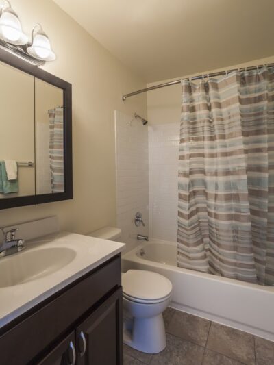 Orangewood Park Apartments - Levittown, PA