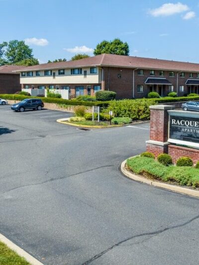 Racquet Club Apartments and Townhomes - Levittown, PA