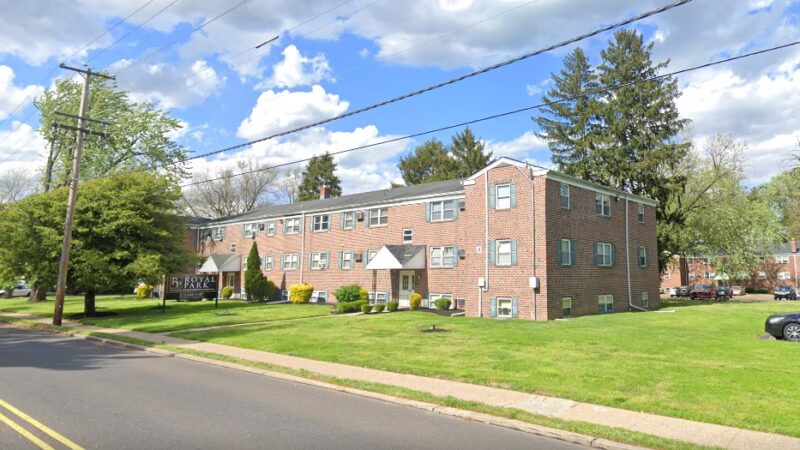 Royal Park Apartments - Levittown, PA