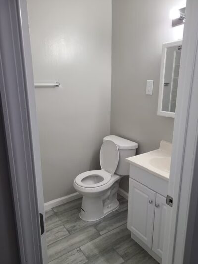 Royal Park Apartments - Levittown, PA