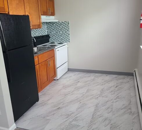 Royal Park Apartments - Levittown, PA