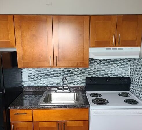 Royal Park Apartments - Levittown, PA