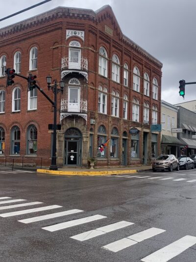 Lewisburg Downtown Park - Lewisburg, WV