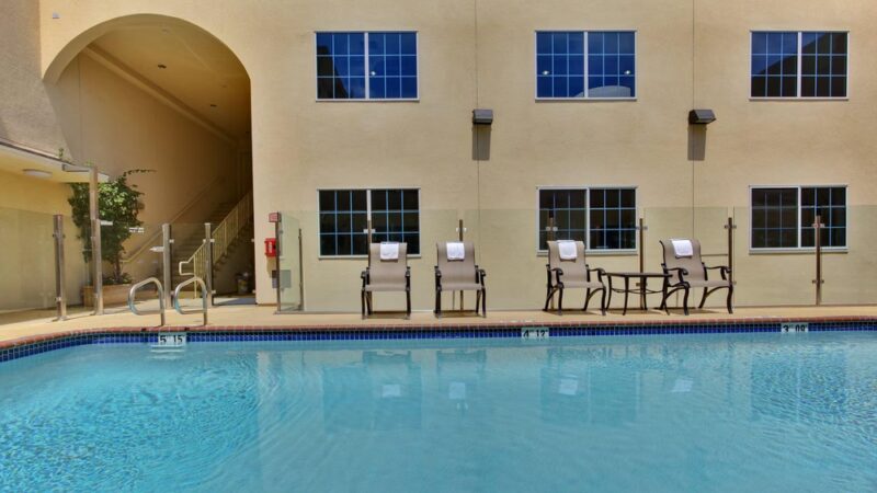 Holiday Inn Express & Suites Hollywood Walk of Fame by IHG - Los Angeles, CA