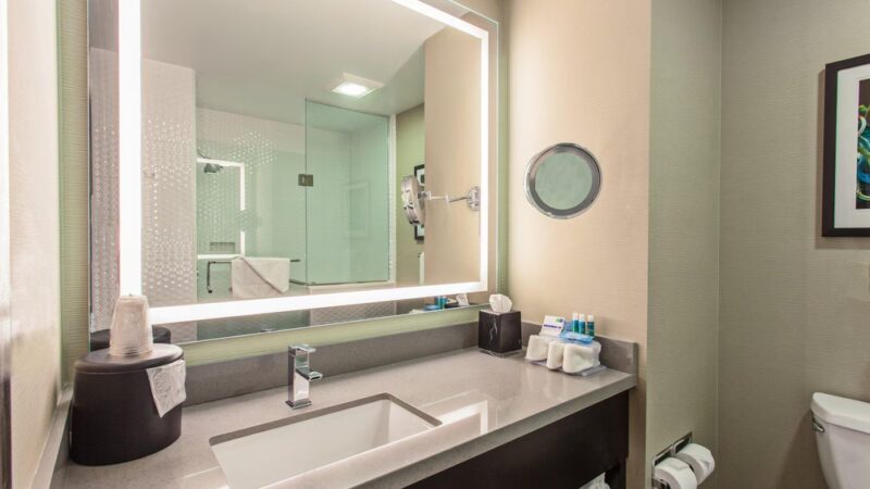 Holiday Inn Express & Suites Hollywood Walk of Fame by IHG - Los Angeles, CA