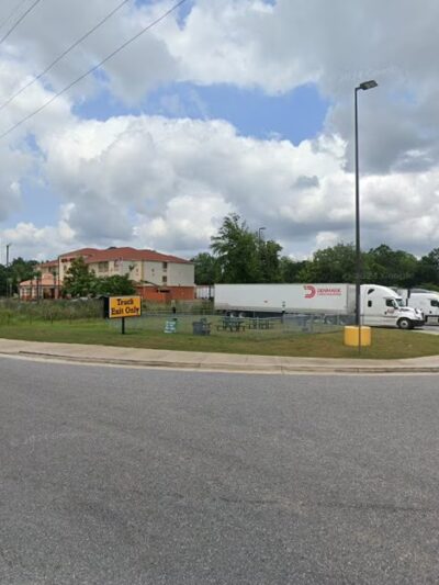 Dog Park at Love's Travel Stops - Loxley, AL