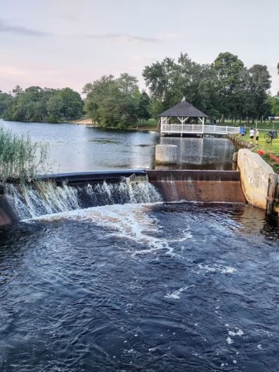 Manahawkin Lake Park III - Manahawkin, NJ