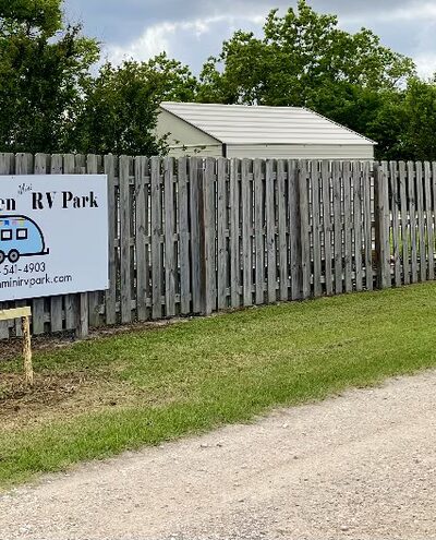 Safe Haven Mini RV Park - Markham, TX - Markham, TX