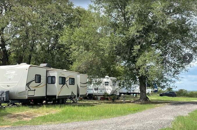 McDade RV Park - McDade, TX