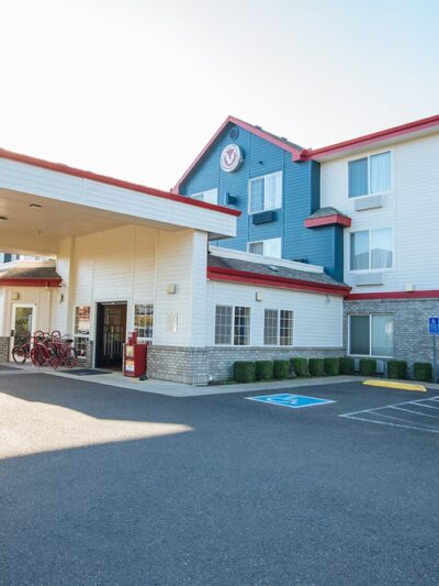 Red Lion Inn & Suites McMinnville - McMinnville, OR