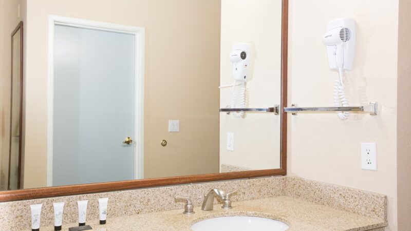 Red Lion Inn & Suites McMinnville - McMinnville, OR