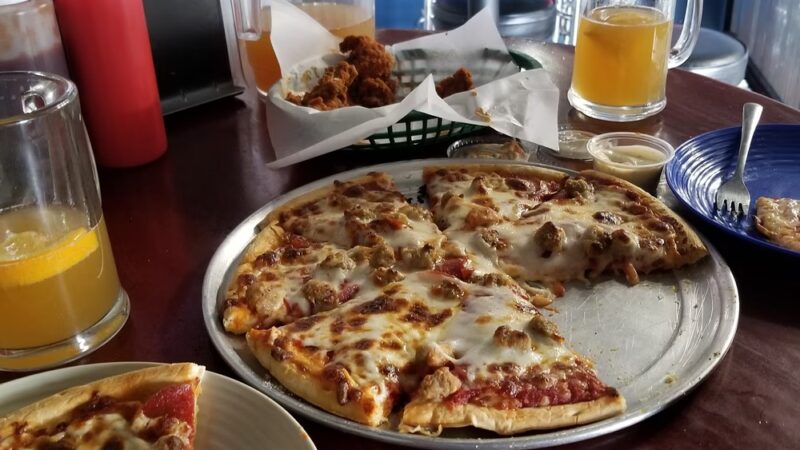 MudBums Sports Grill - McMinnville, TN