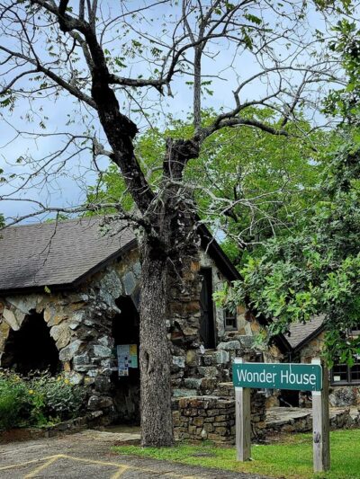 Queen Wilhelmina State Park - Mena, AR