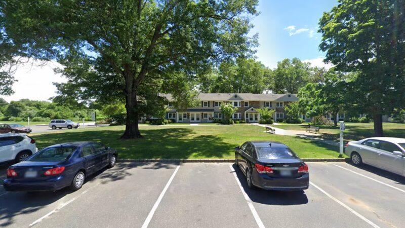 Fairfield Courtyard At Middle Island - Middle Island, NY