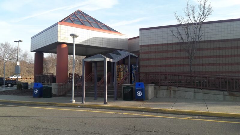Montvale Travel Plaza - Montvale, NJ