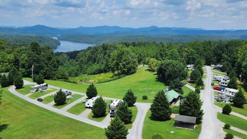 Summersville Lake Retreat & Lighthouse - Mt Nebo, WV