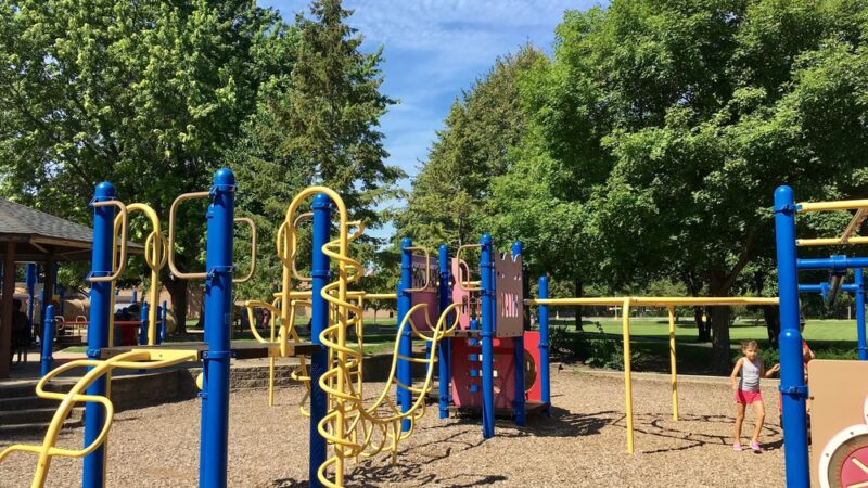 BURNING BUSH TRAILS PARK - Mt Prospect, IL