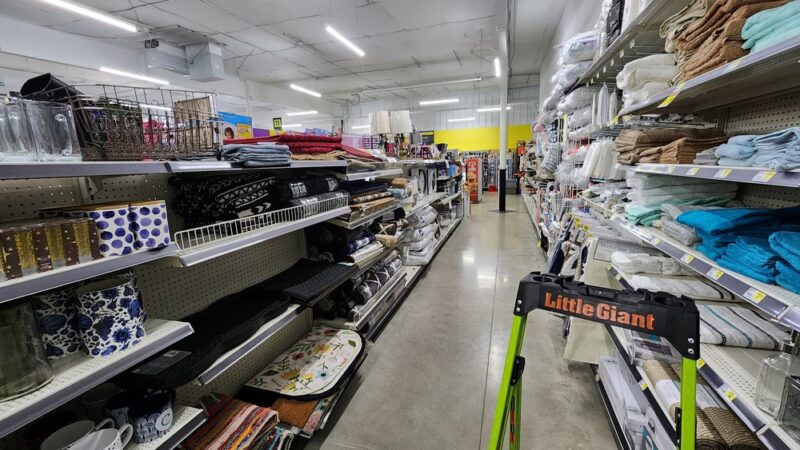DG Market - Phelps, KY