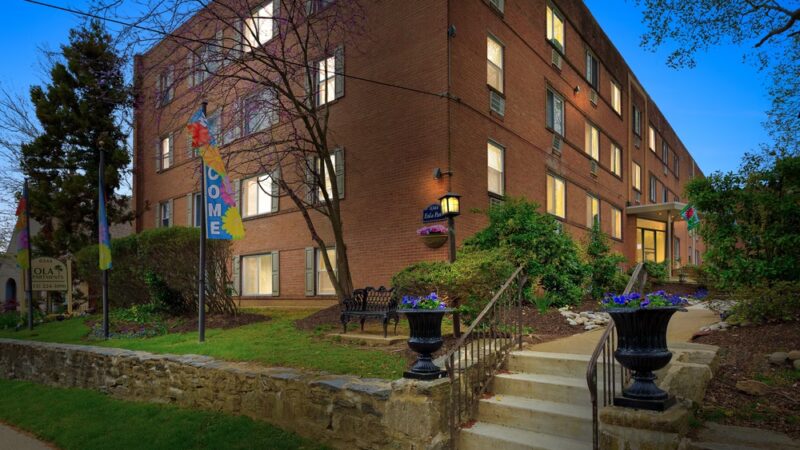 Eola Park Apartments - Philadelphia, PA