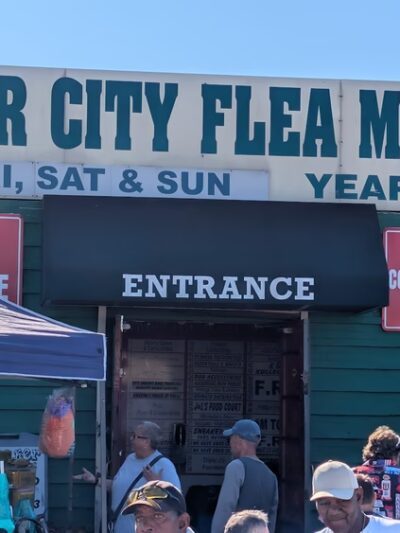 Quaker City Flea Market - Philadelphia, PA