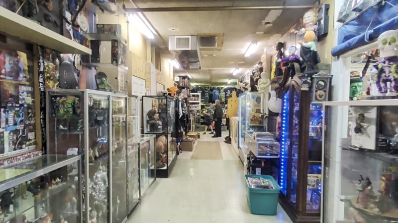 Quaker City Flea Market - Philadelphia, PA