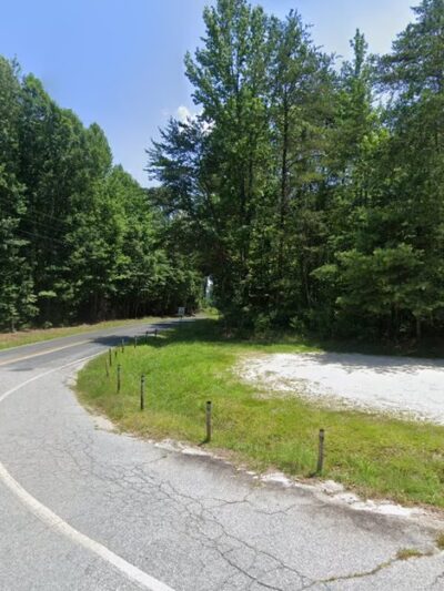 Cedar Rock Trail Parking - Pickens, SC