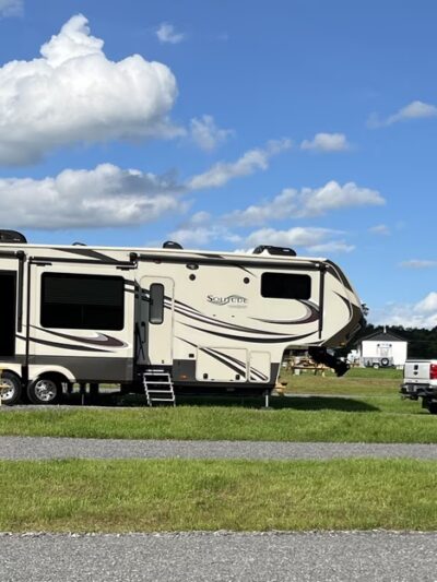 Black Dog Acres RV Park - Pilot Mountain, NC