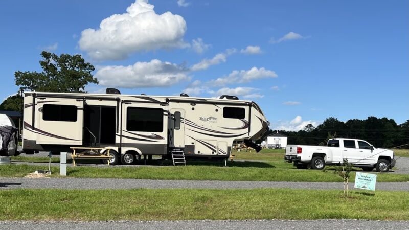 Black Dog Acres RV Park - Pilot Mountain, NC
